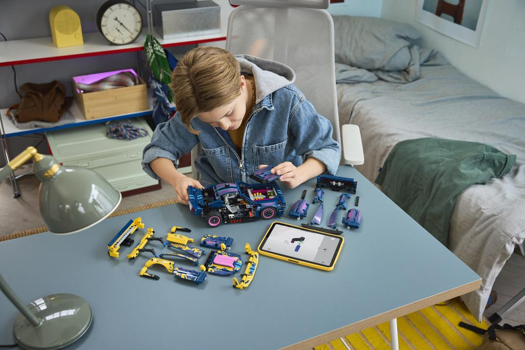 LEGO Technic Custom Garage Ford Mustang GT Car Set 42236