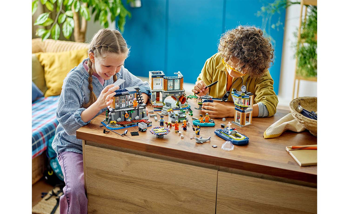LEGO City Police Prison Island Set 60419