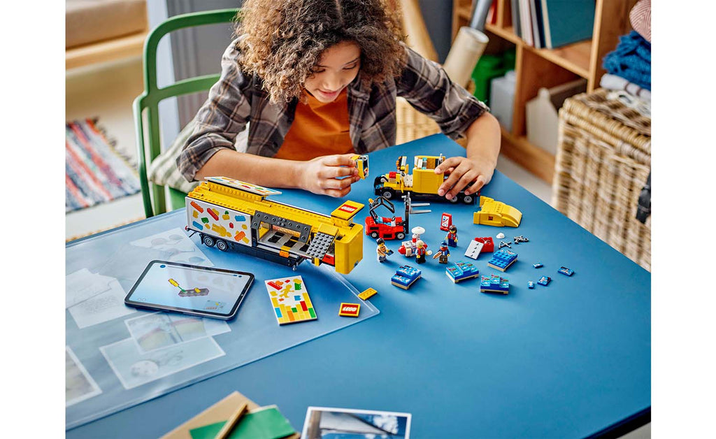 LEGO CITY Yellow Delivery Truck Set 60440