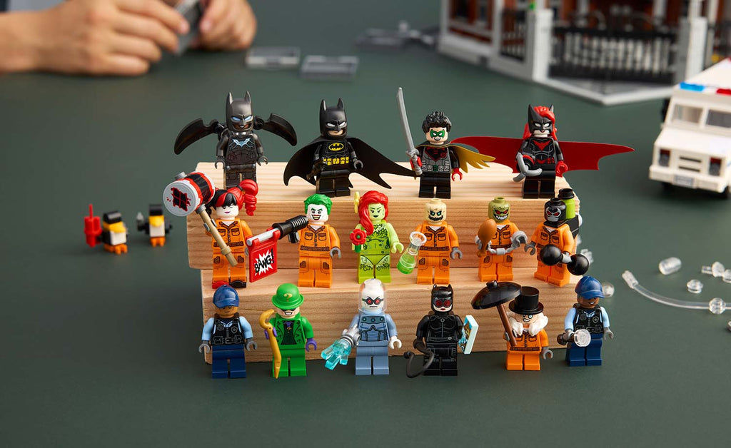 LEGO DC Arkham Asylum Set 76300