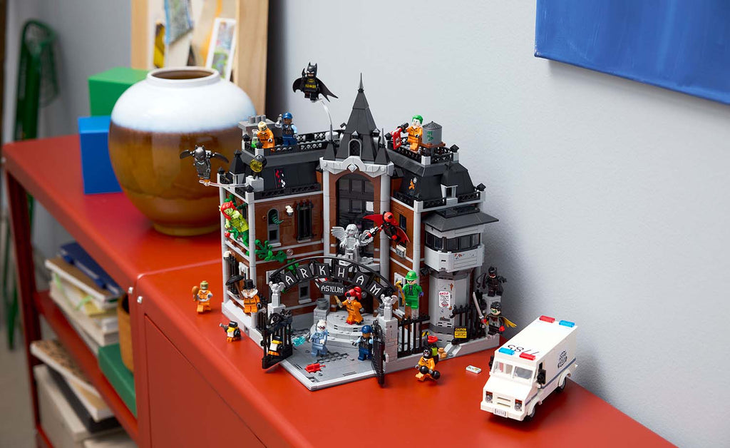 LEGO DC Arkham Asylum Set 76300