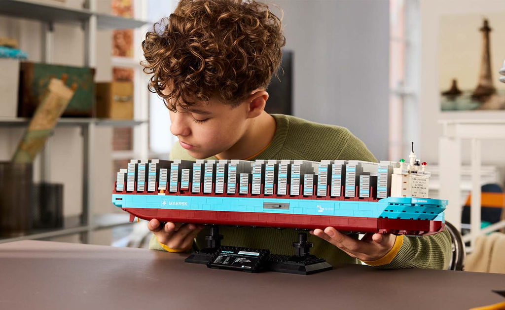 LEGO Iconic Maersk Dual-Fuel Container Vessel Set 40955