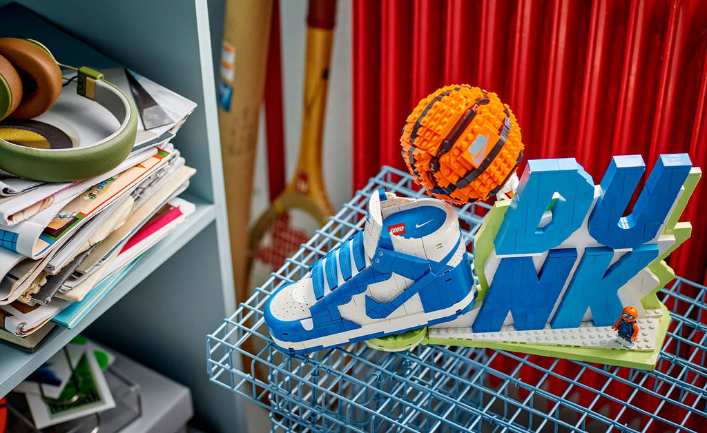 LEGO Iconic Nike Dunk Set 43008