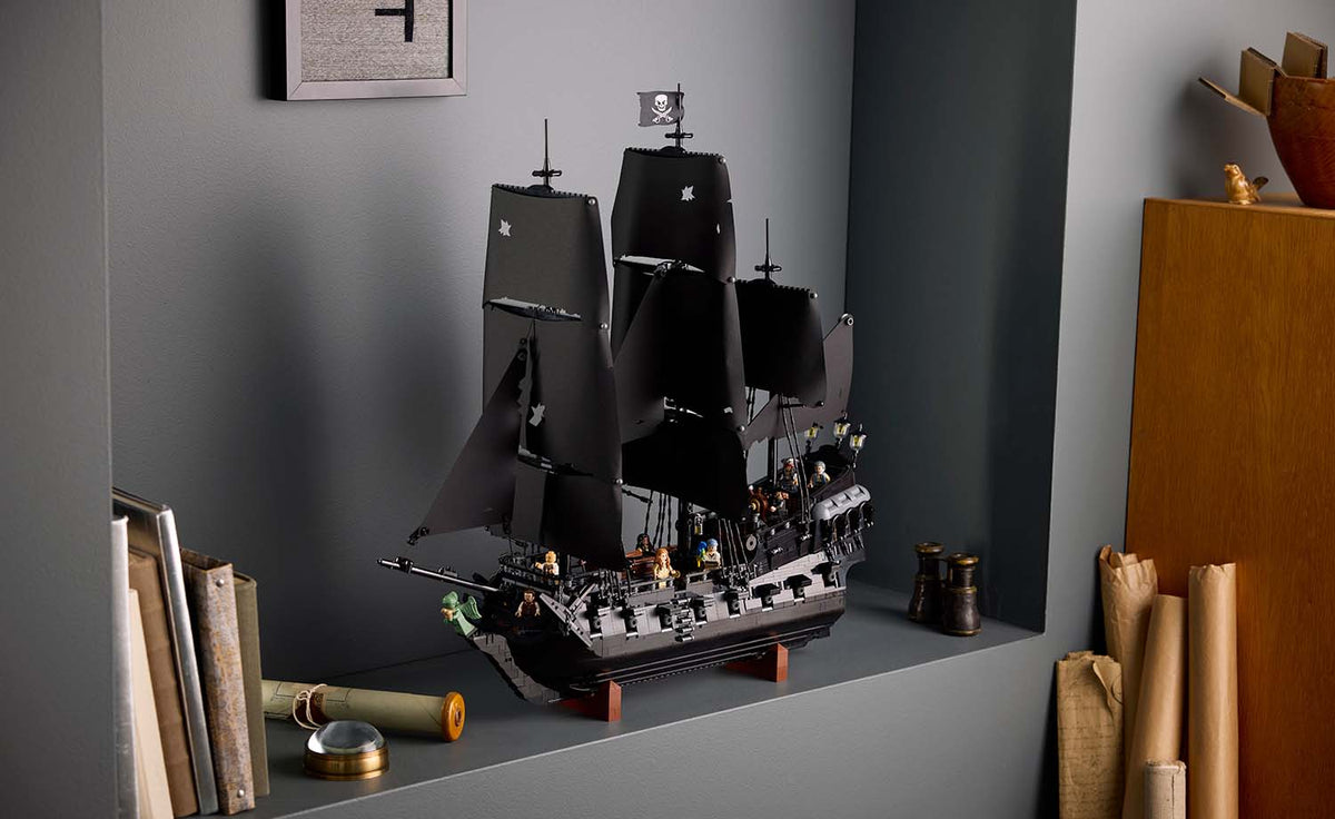 LEGO ICONS Captain Jack Sparrow's Pirate Ship Set 10365