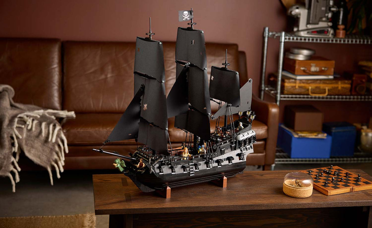 LEGO ICONS Captain Jack Sparrow's Pirate Ship Set 10365