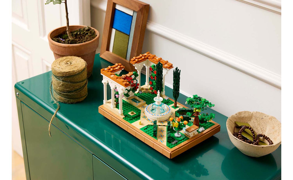 LEGO ICONS Fountain Garden Set 10359