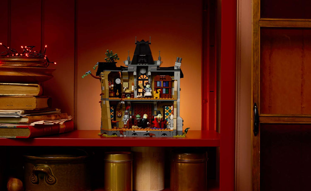 LEGO ICONS Mayor Manor Set 11383