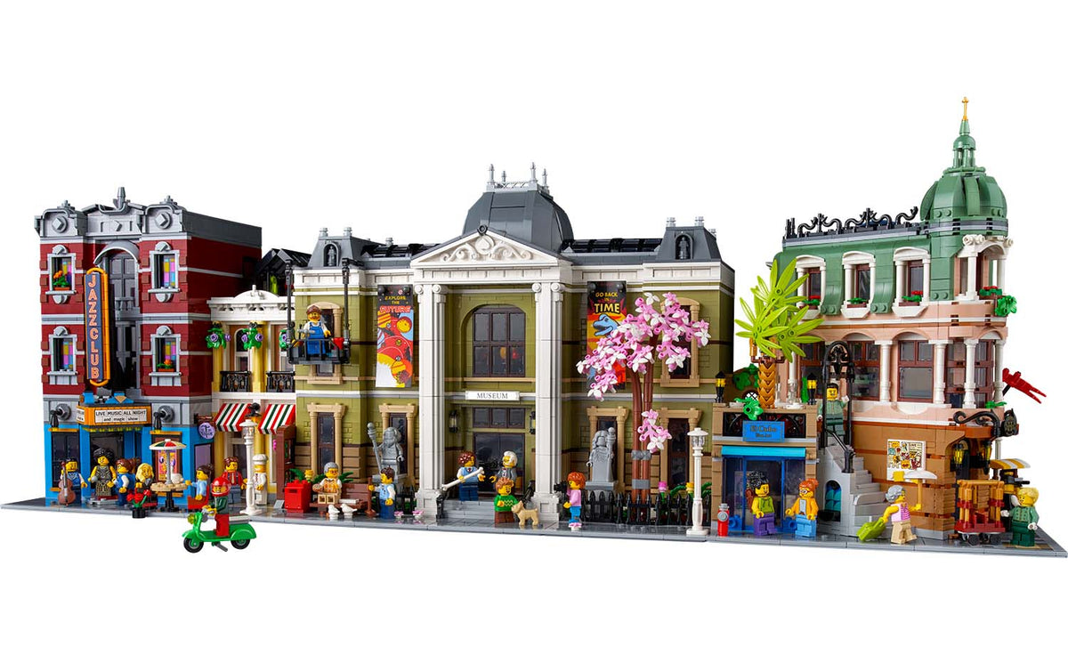 LEGO ICONS Natural History Museum Set 10326