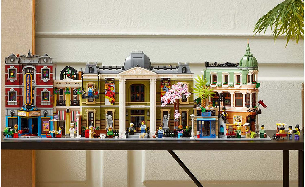 LEGO ICONS Natural History Museum Set 10326