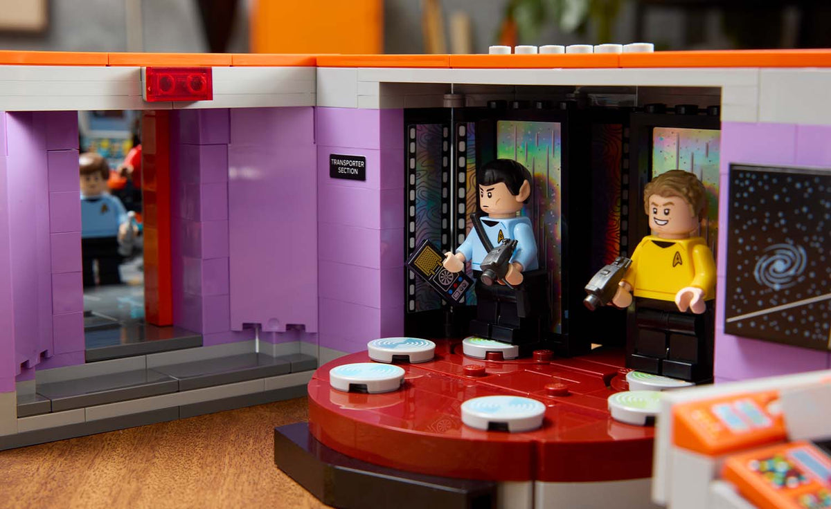 LEGO ICONS Star Trek: U.S.S. Enterprise NCC-1701 Bridge Set 11385