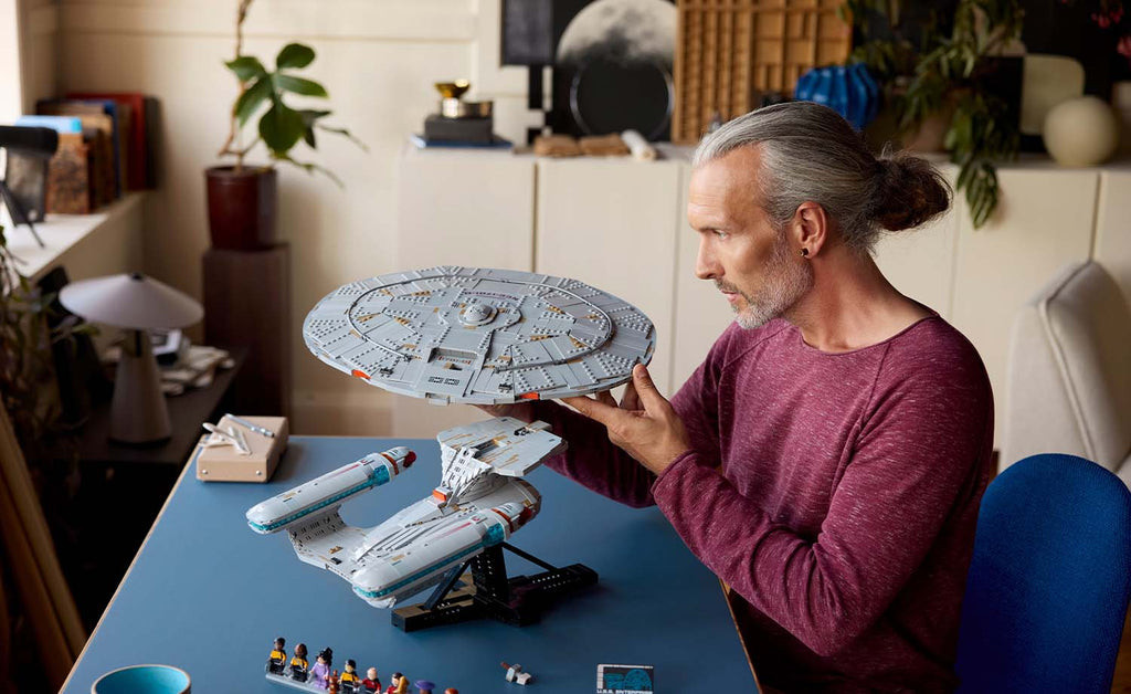 LEGO ICONS Star Trek: U.S.S. Enterprise NCC-1701-D Set 10356