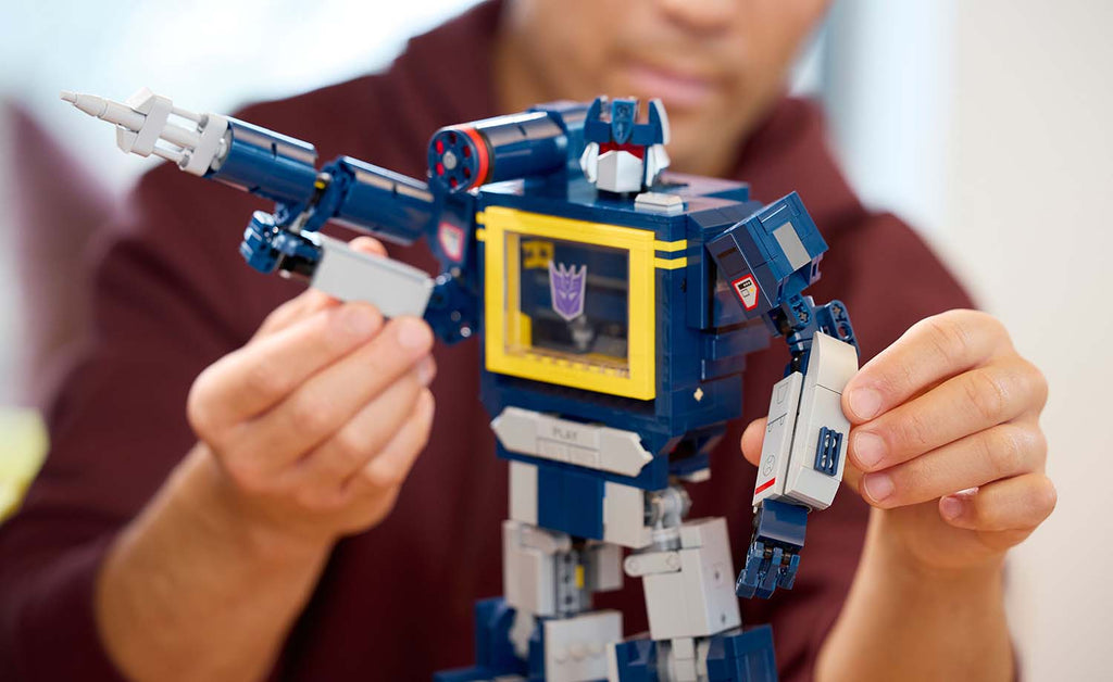LEGO ICONS Transformers: Soundwave Set 10358