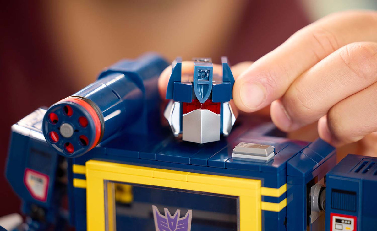 LEGO ICONS Transformers: Soundwave Set 10358