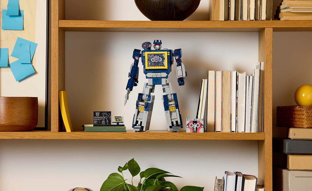 LEGO ICONS Transformers: Soundwave Set 10358