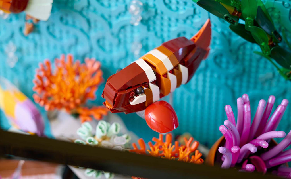 LEGO ICONS Tropical Aquarium Set 10366