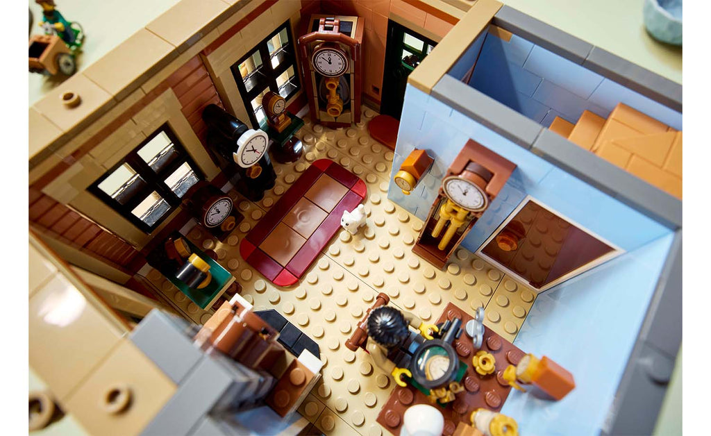 LEGO ICONS Tudor Corner Set 10350