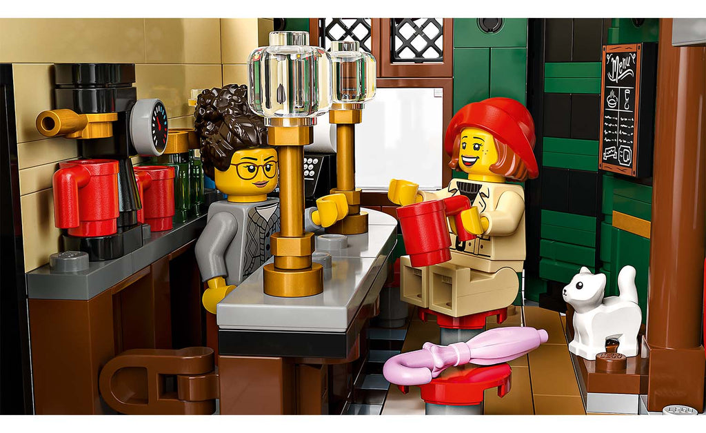 LEGO ICONS Tudor Corner Set 10350