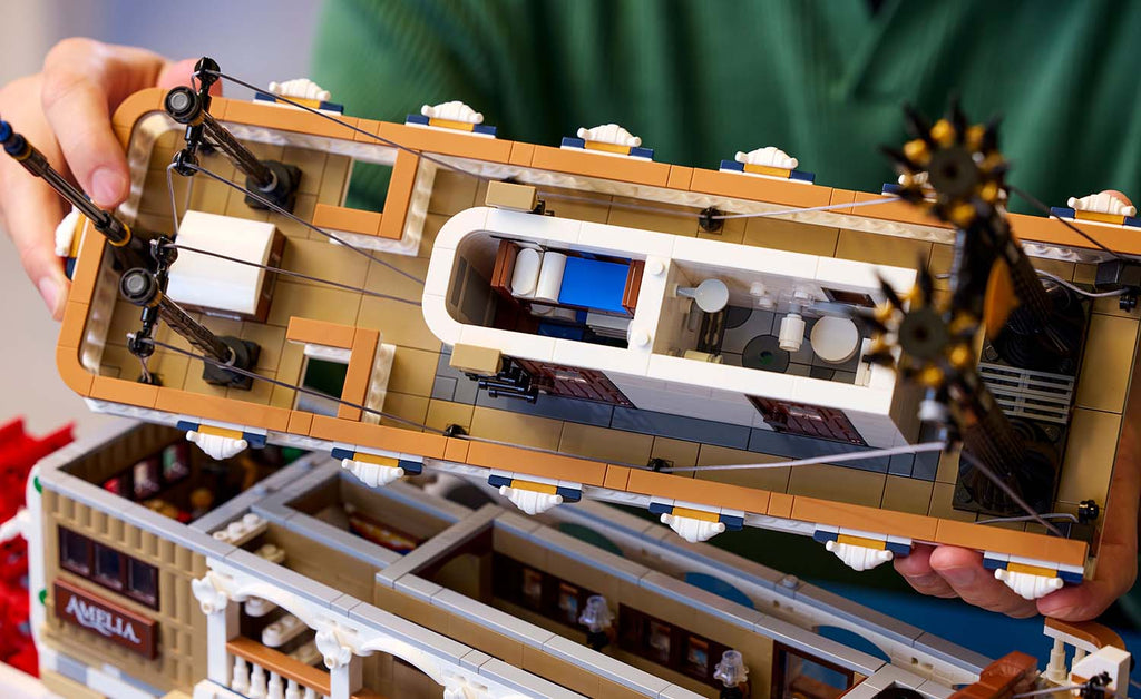 LEGO Ideas River Steamboat Set 21356
