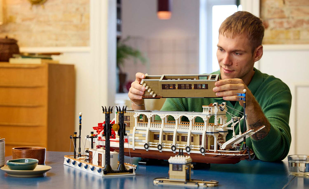 LEGO Ideas River Steamboat Set 21356