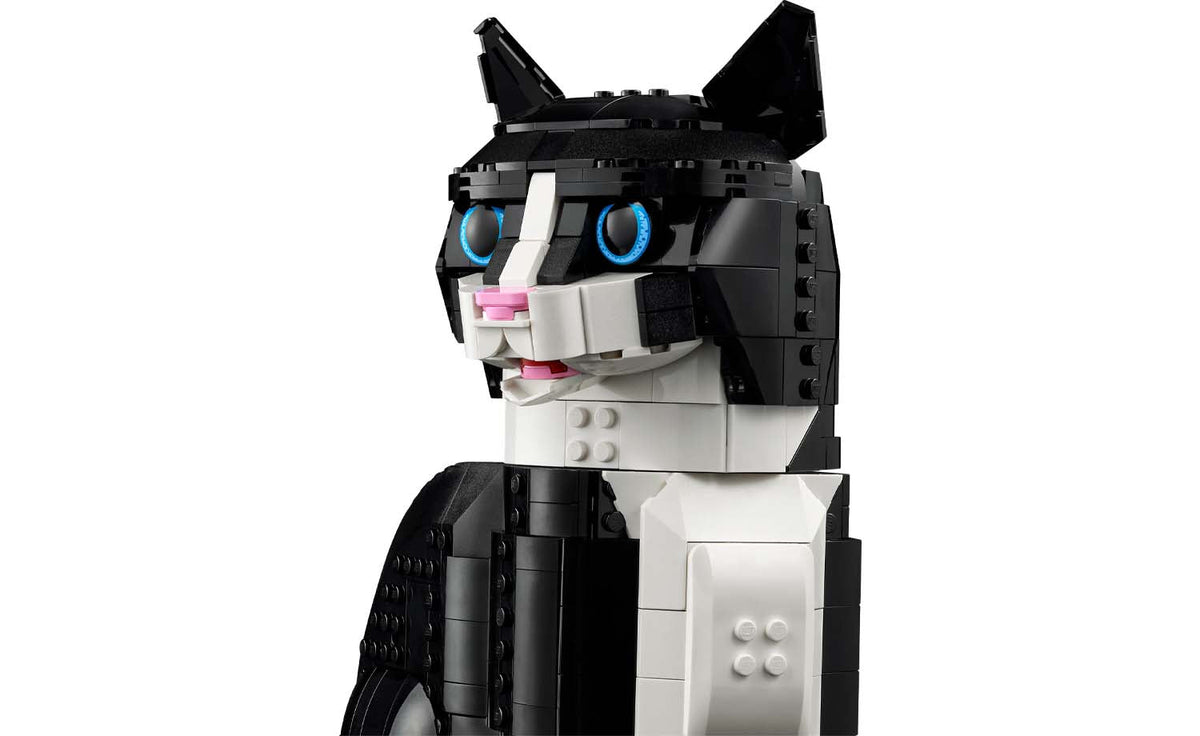 LEGO Ideas Tuxedo Cat Set 21349