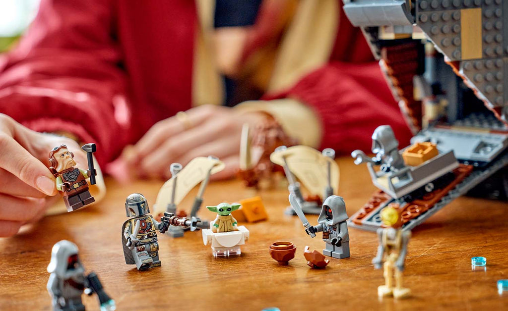 LEGO Star Wars Offworld Sandcrawler and Mudhorn Set 75453