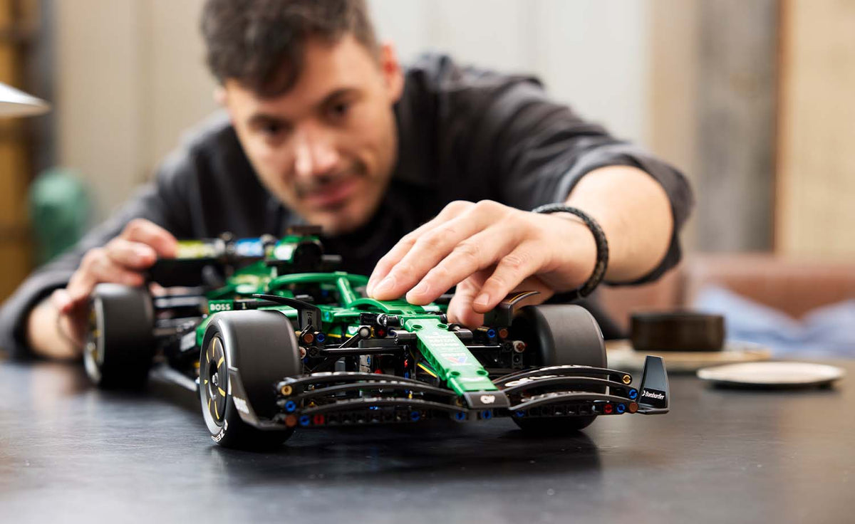 LEGO Technic Aston Martin Aramco AMR25 F1 Car Set 42240