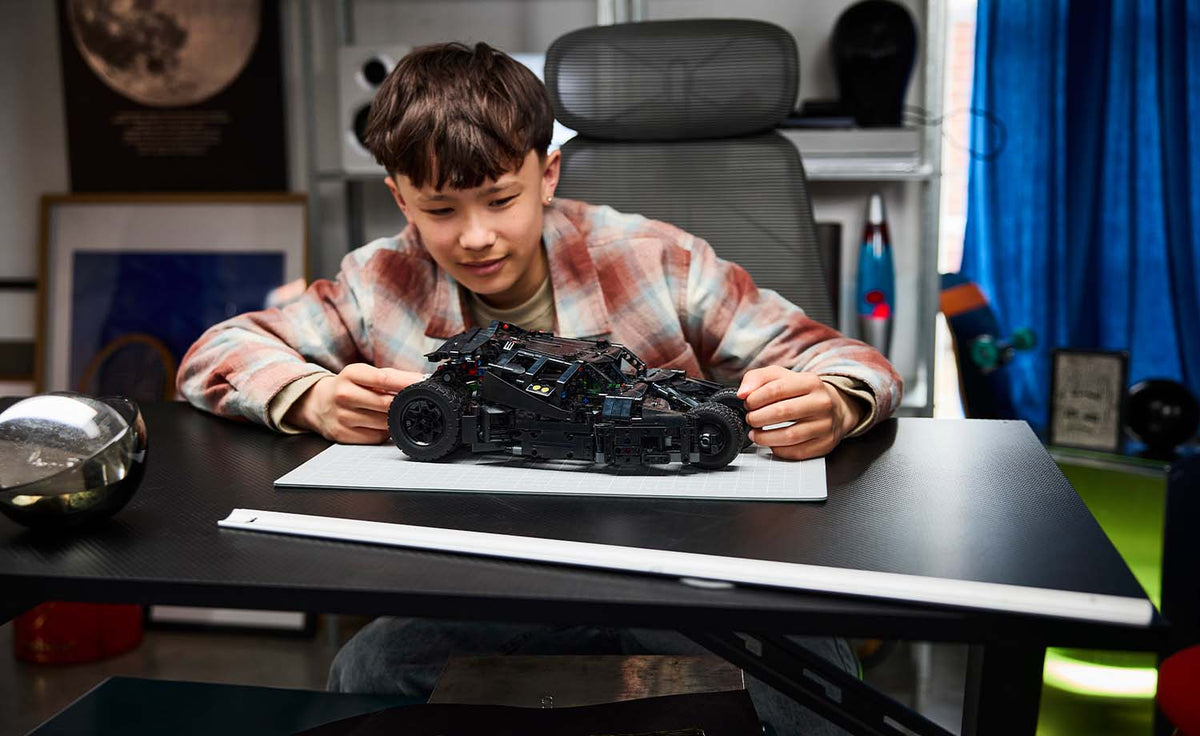 LEGO Technic Batmobile Tumbler Set 42239