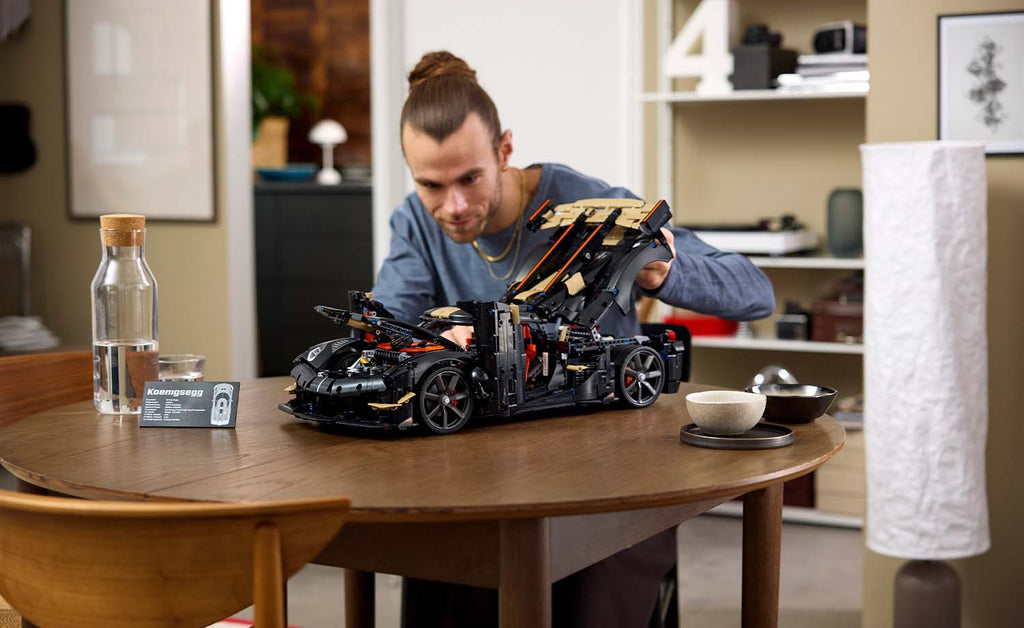 LEGO Technic Koenigsegg Sadair's Spear Megacar Set 42232