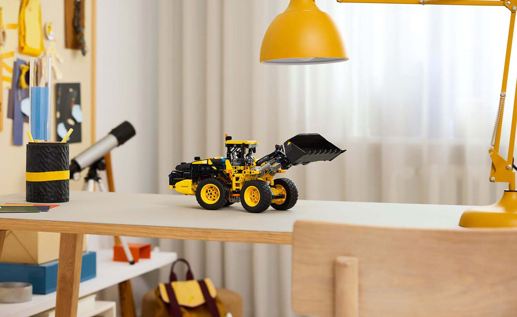 LEGO Technic Volvo L120 Electric Wheel Loader Set 42209